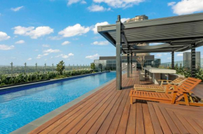 Metropolitan Oasis, Box Hill